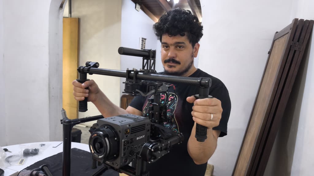 Rafael Olivares dirigiendo en set — foto behind the scenes 1